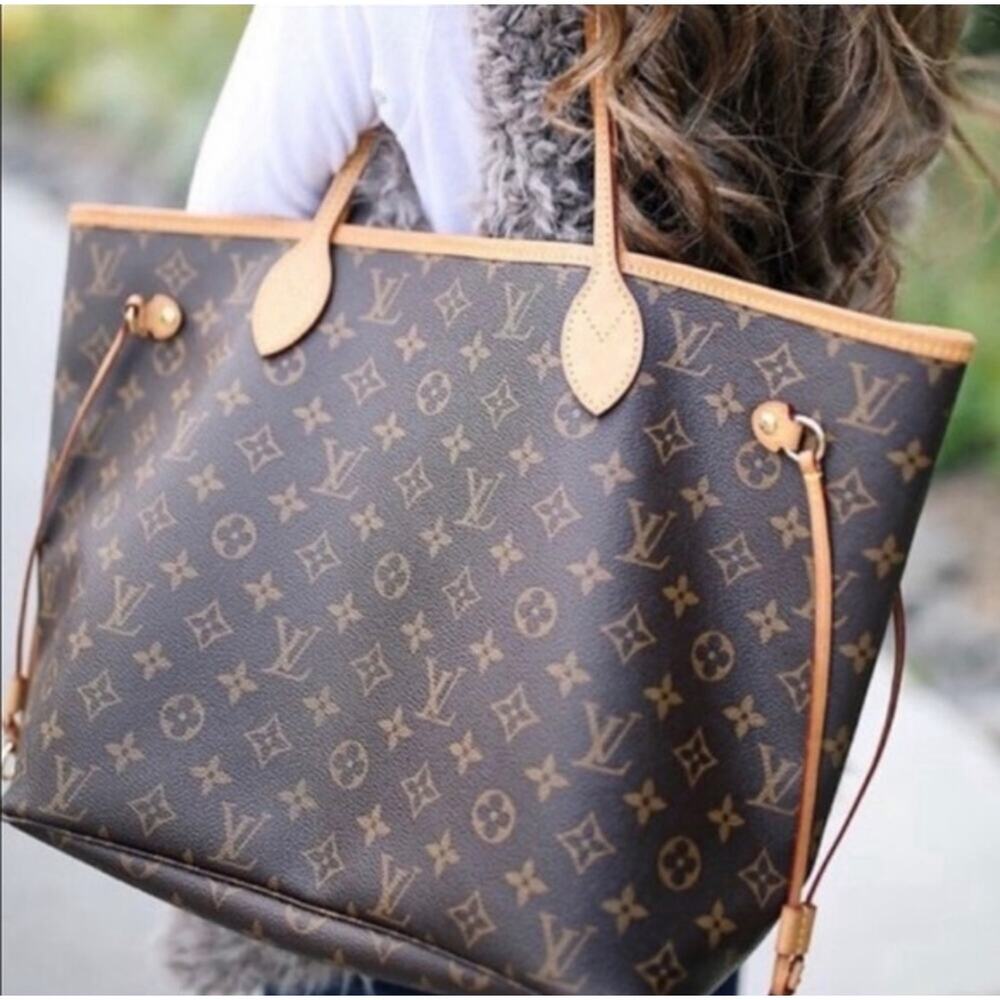 💎✨DISCONTINUED INTERIOR✨💎 Neverfull MM Monogram Canvas Tote Bag